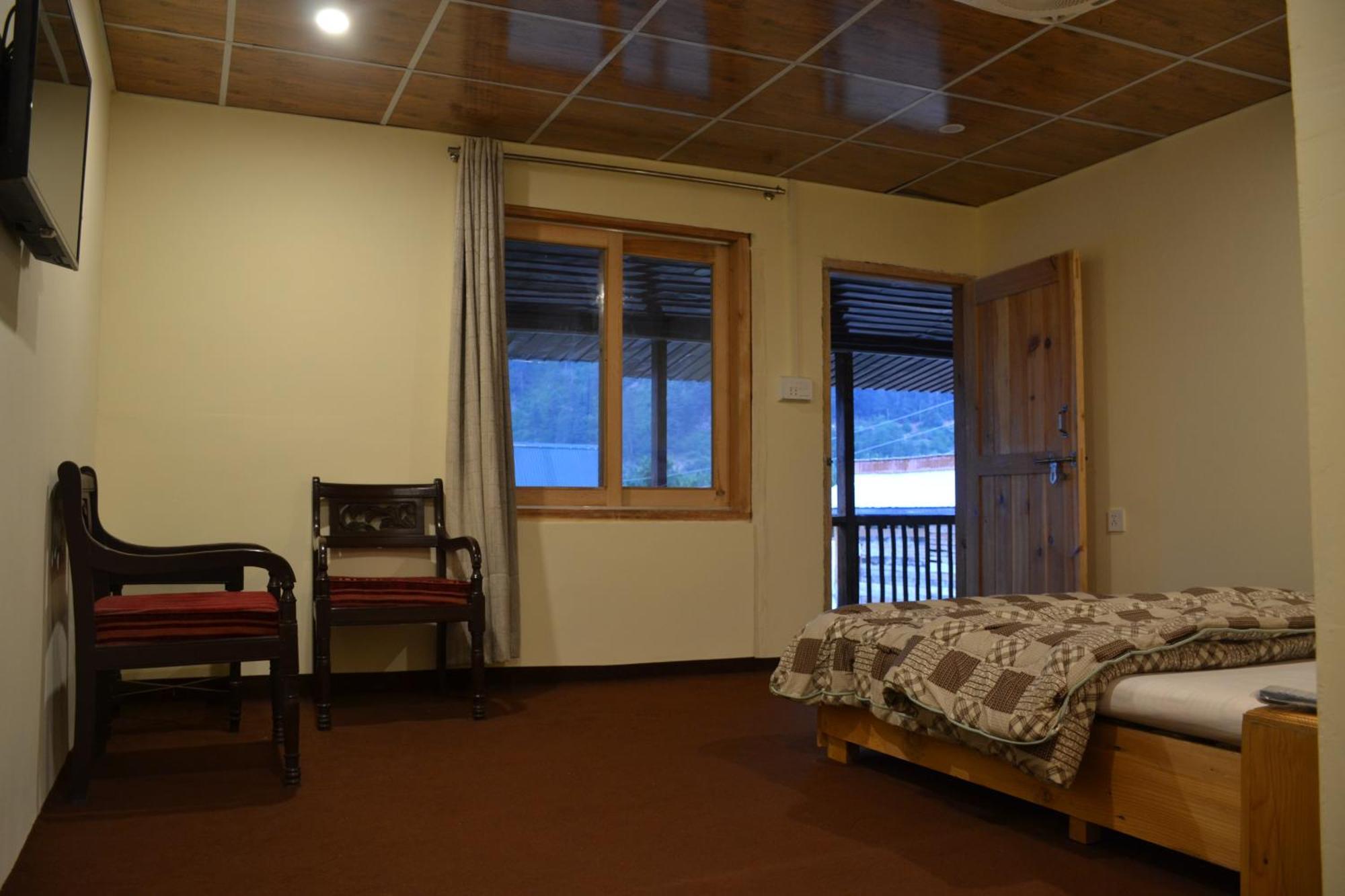 West End Lodges Neelum Exterior photo